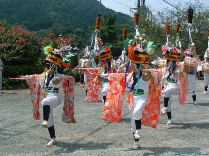 川上踊り（鉦）