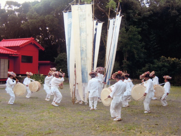 稲牟礼神社での奉納踊り1