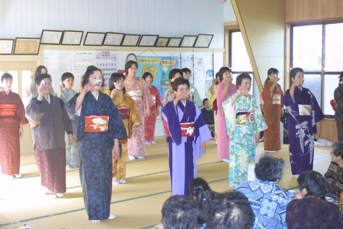 踊りの様子