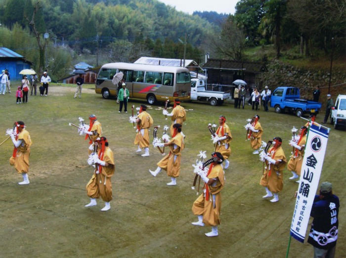 踊りの様子2