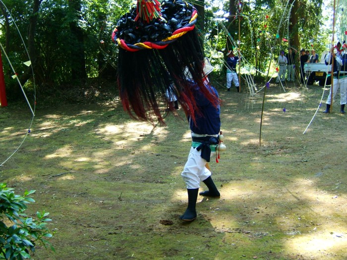 倉野奴踊り奉納（一本杉といわれ大変重要な役目）