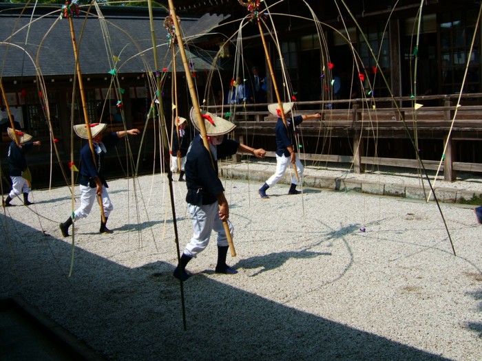 倉野奴踊り奉納（新田神社）