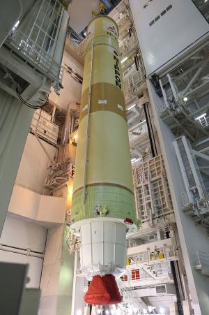 H-IIAロケット50号機用1段機体の組立の様子