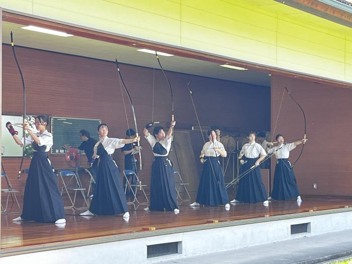 女子