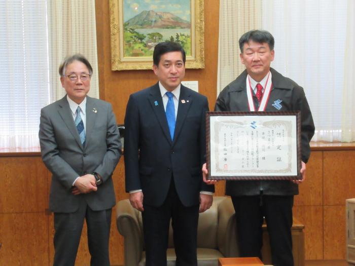 さつまの匠認定第7号串田さん,眞邊会長と知事