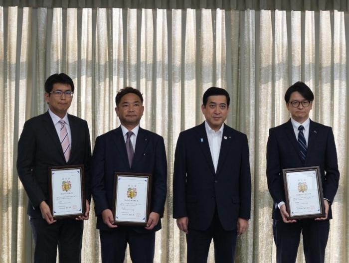 プラス企業