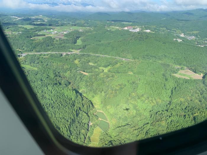 飛行機の陰