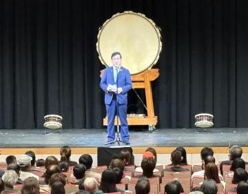 知事あいさつ写真