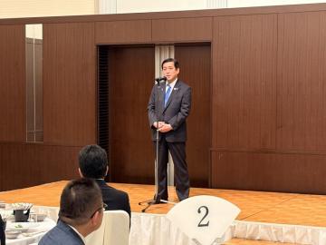 知事あいさつ写真