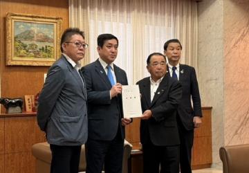 知事写真