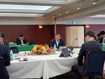 知事写真