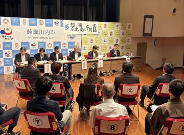 知事写真
