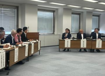知事写真