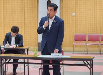 知事写真