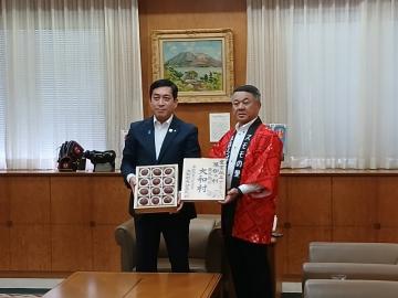 知事写真