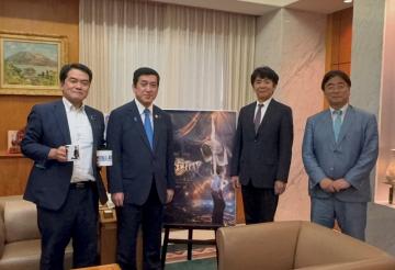 知事写真