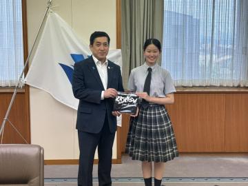 知事写真