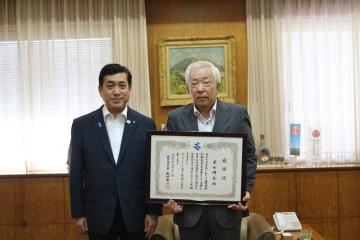 知事写真