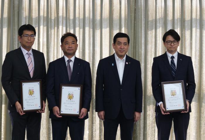 プラス企業全体R8第1期