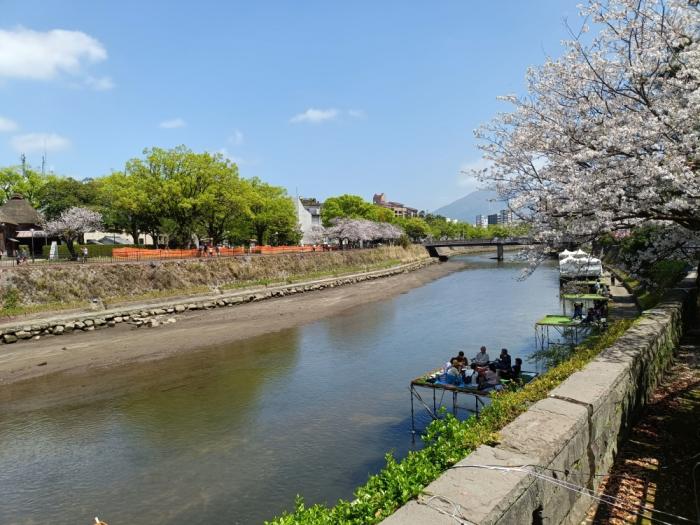 昼の川床個室タイプ