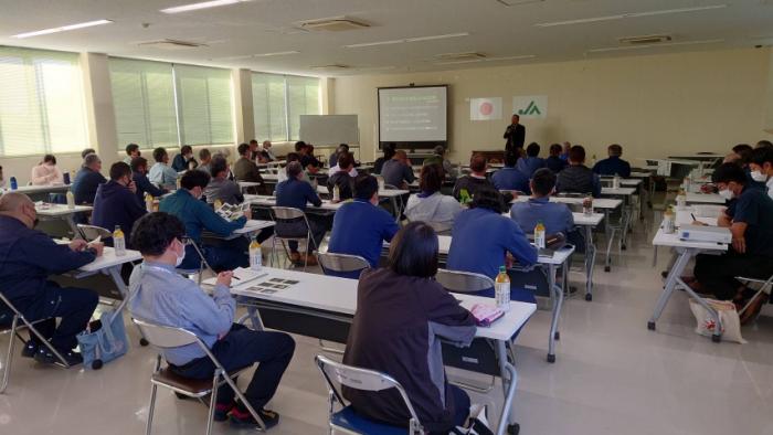 地区別茶業検討会で今後のかごしま茶について語る