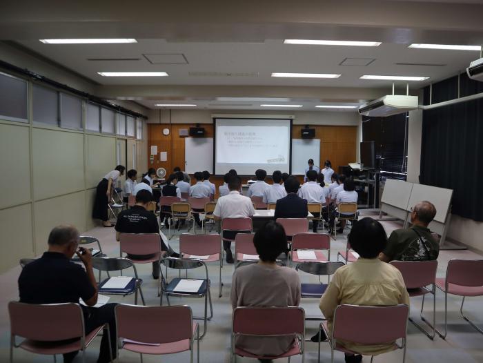 「総探」中間発表会