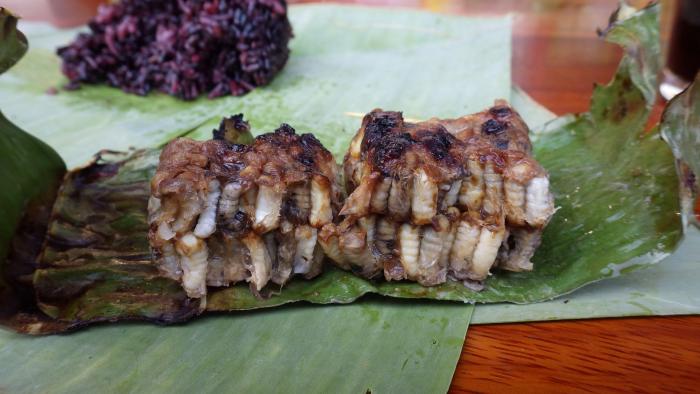 蒸し焼き料理（ラオス）