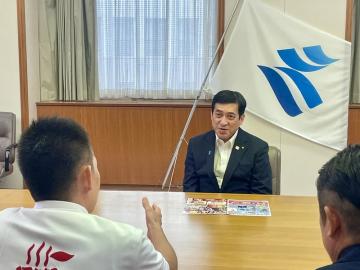 知事写真