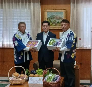 知事写真
