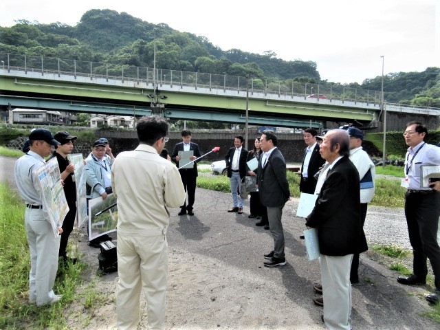 稲荷川1