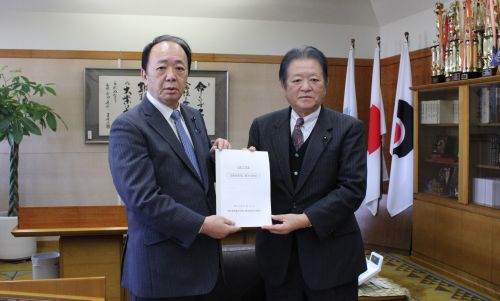 報告書手交