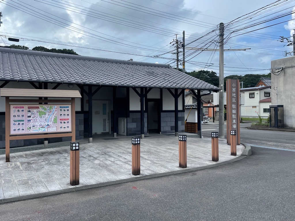 小西地区駐輪駐車場外観引き