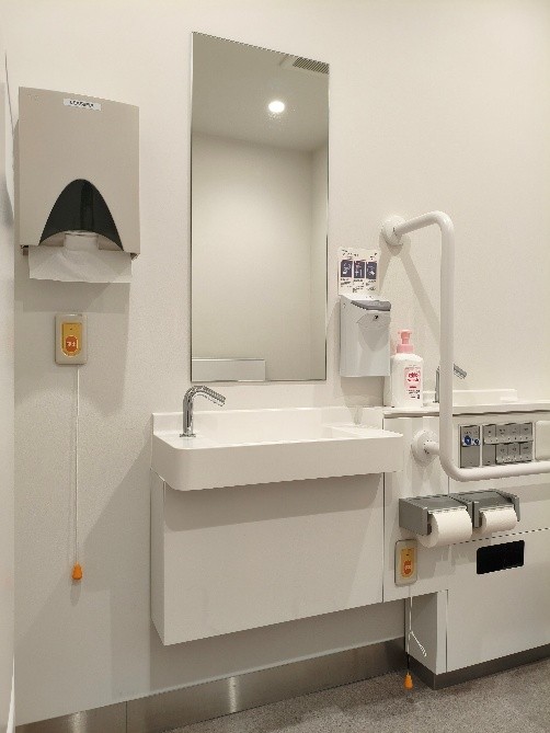 みらいリハビリテーション　トイレ・洗面１