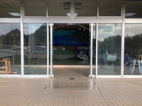 04出入り口小