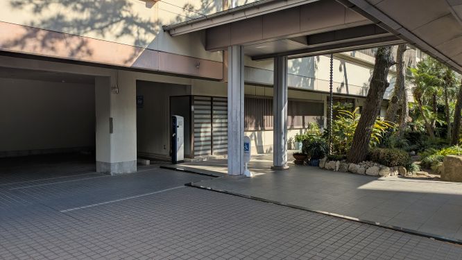  吟松　駐車場３