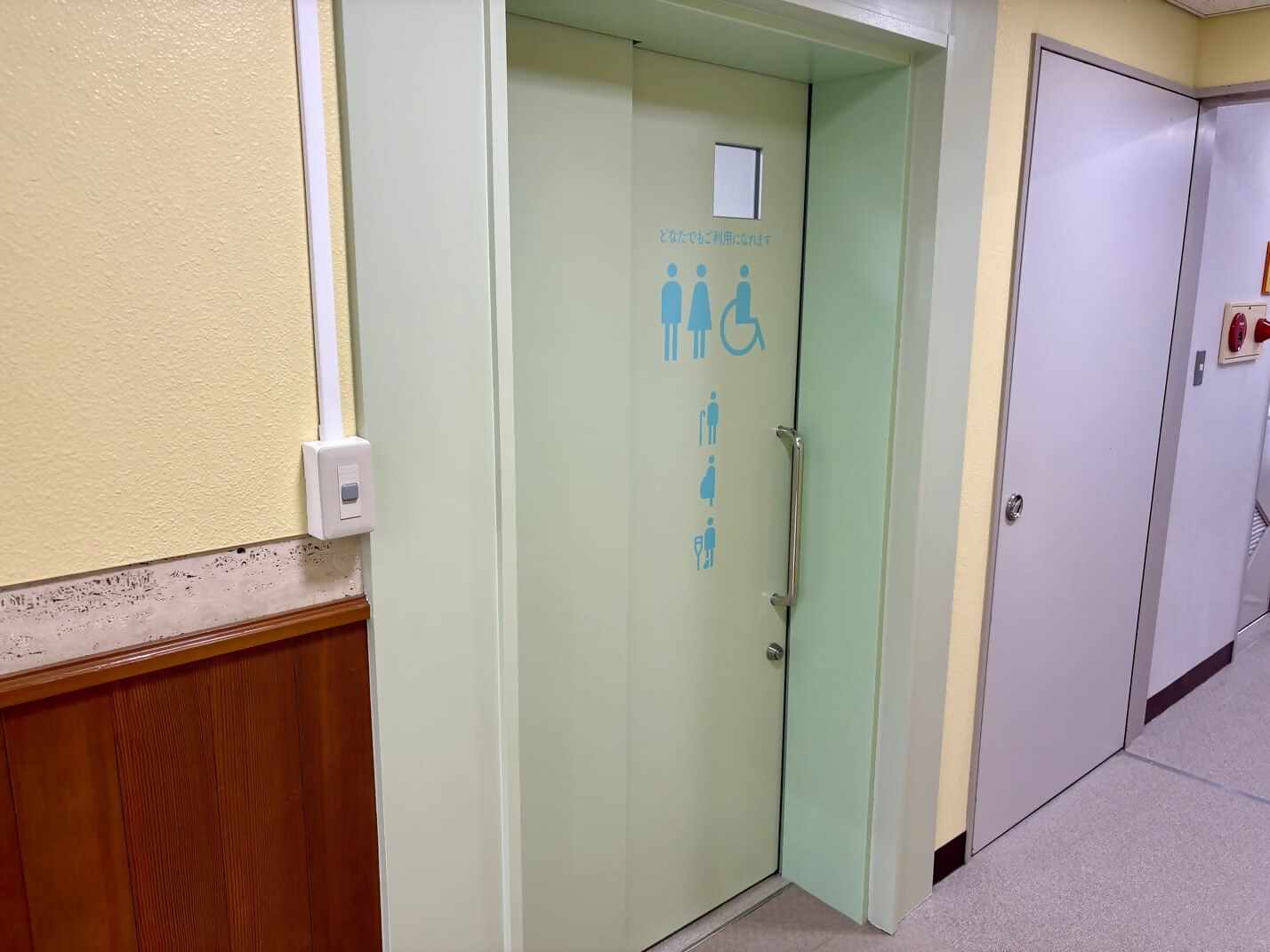 東側入り口