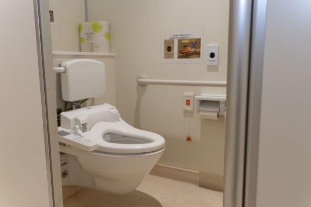 A棟トイレ小