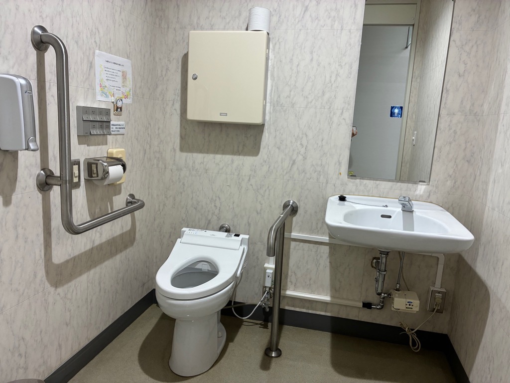 トイレ内部1