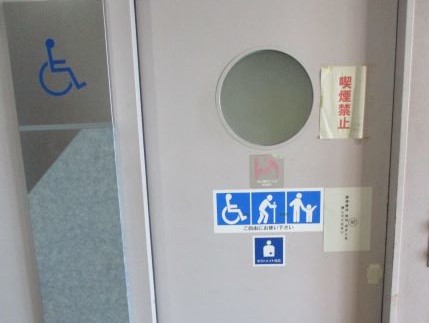 トイレ出入口