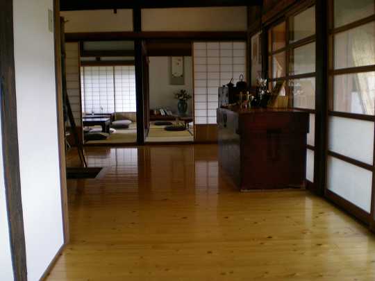 玄関屋内3